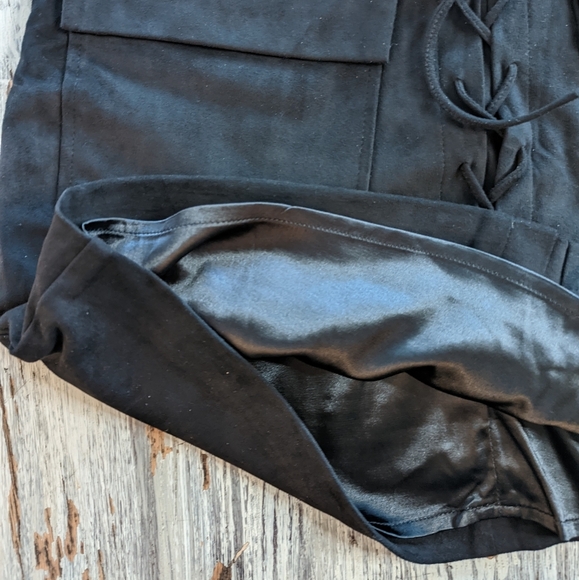 Brunette the Label Faux Suede Black Mini Skirt Women's XS - Picture 7 of 7